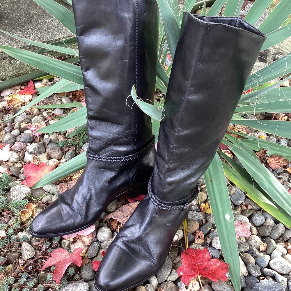 Seychelles Beautiful Black Leather Star &Moon Design Boots